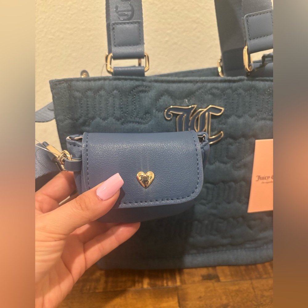 Juicy Couture Blue Quilted Logo Tote with Gold Hardware - Picture 5 of 10